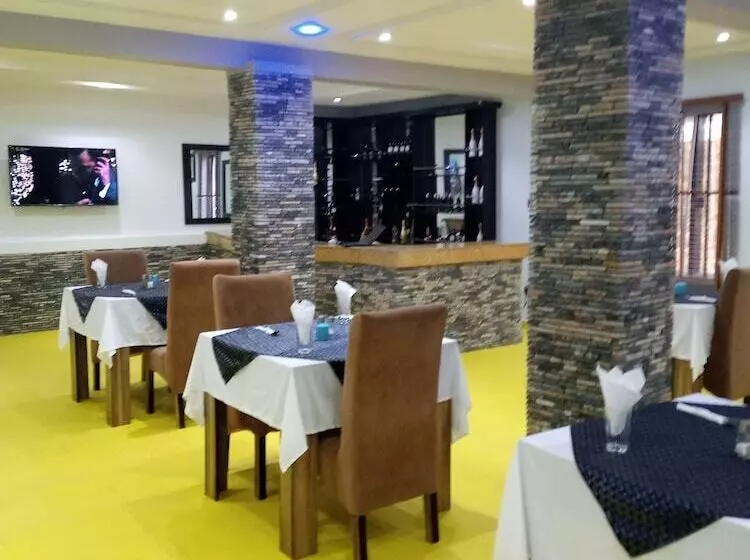 هتل Zoe S International