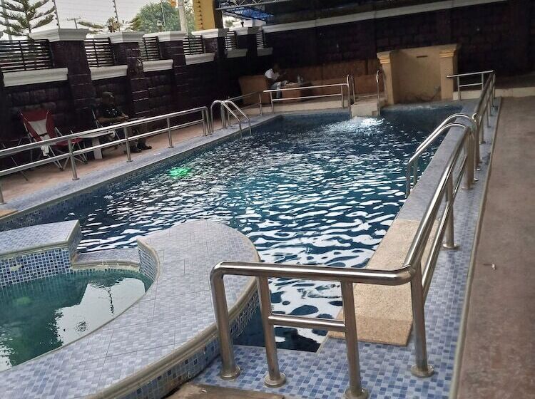 هتل Zoe S International