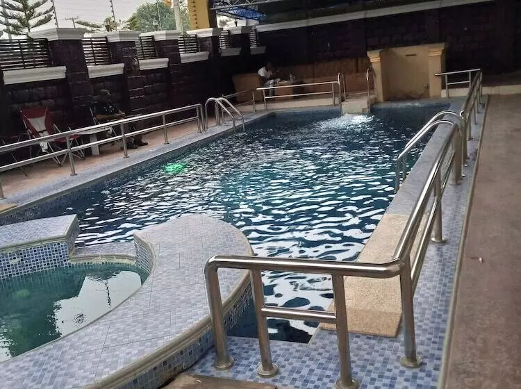 هتل Zoe S International