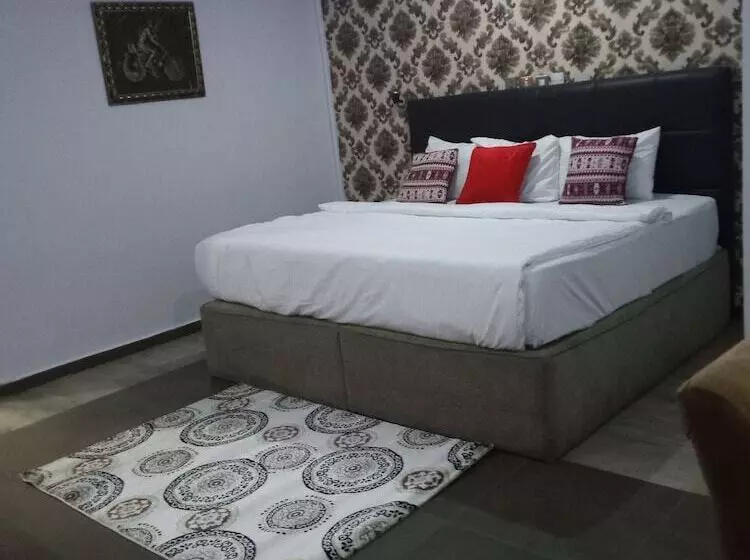 هتل Zoe S International