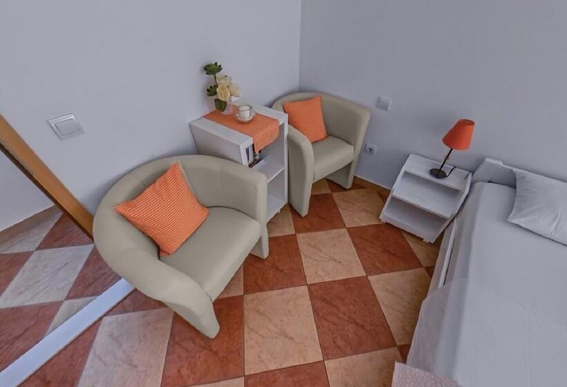 بنسيون Apartments And Rooms Katija & Egon