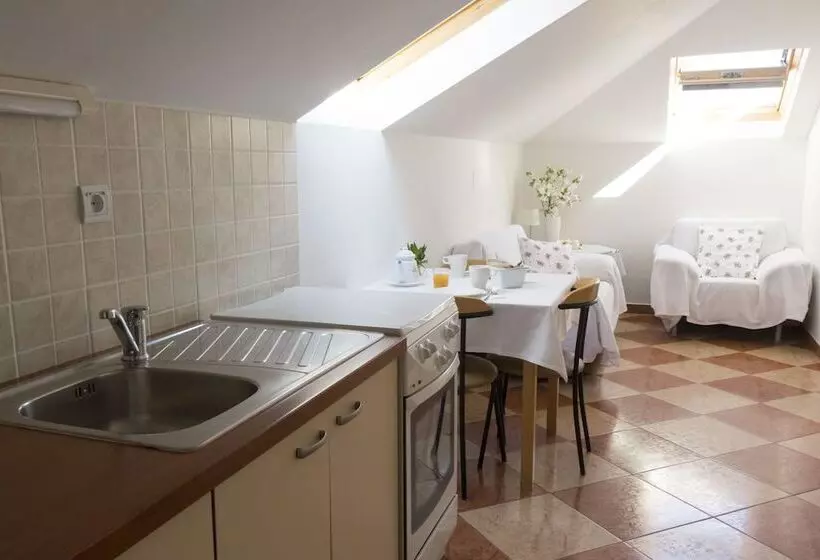 Majatalo Apartments And Rooms Katija & Egon