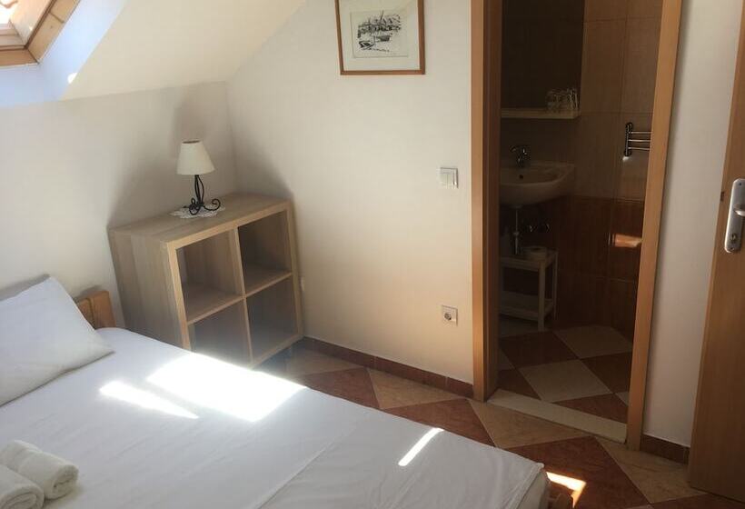 بنسيون Apartments And Rooms Katija & Egon