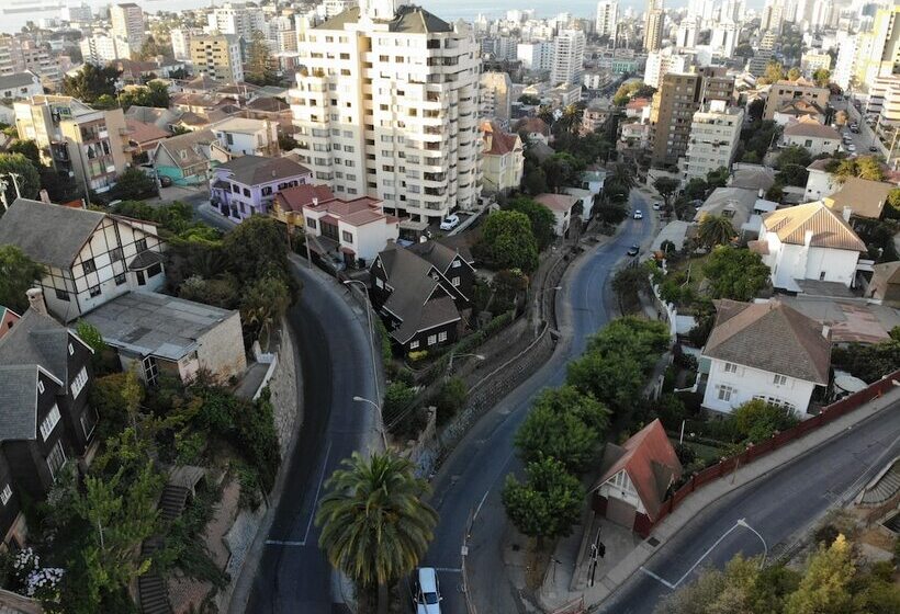 تختخواب و صبحانه Rustika