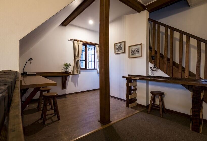 تختخواب و صبحانه Rustika