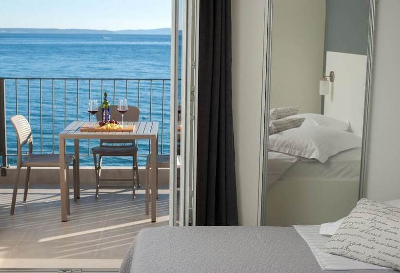 Seaside Luxury Suites