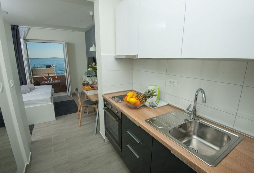 Seaside Luxury Suites