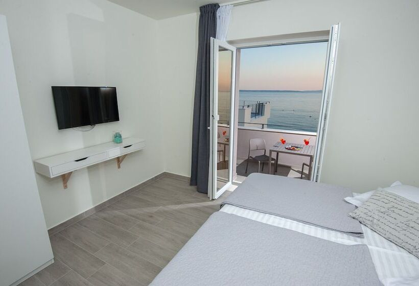 Seaside Luxury Suites