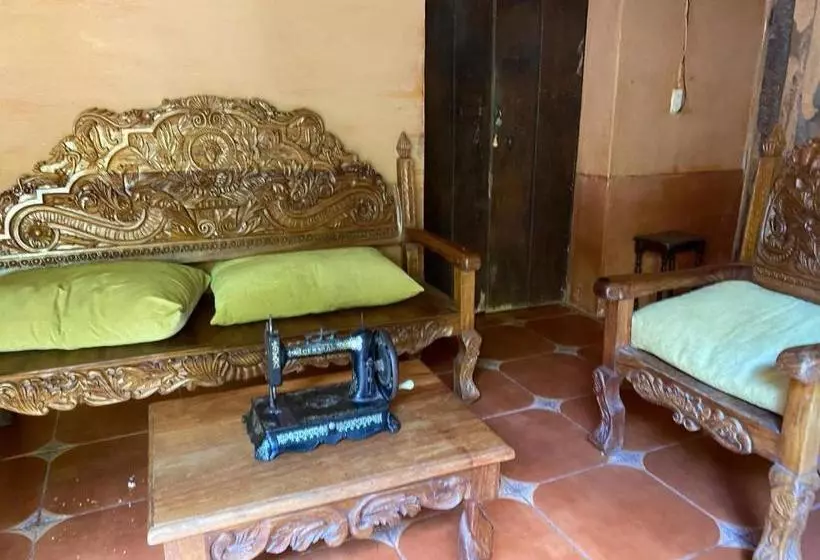 ホテル De Cervantes