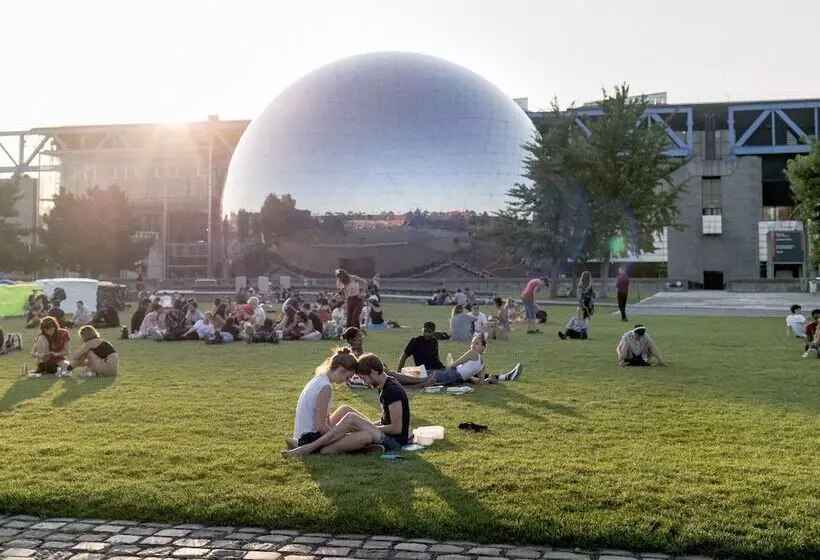 ホテル Ibis Styles Paris Romainville