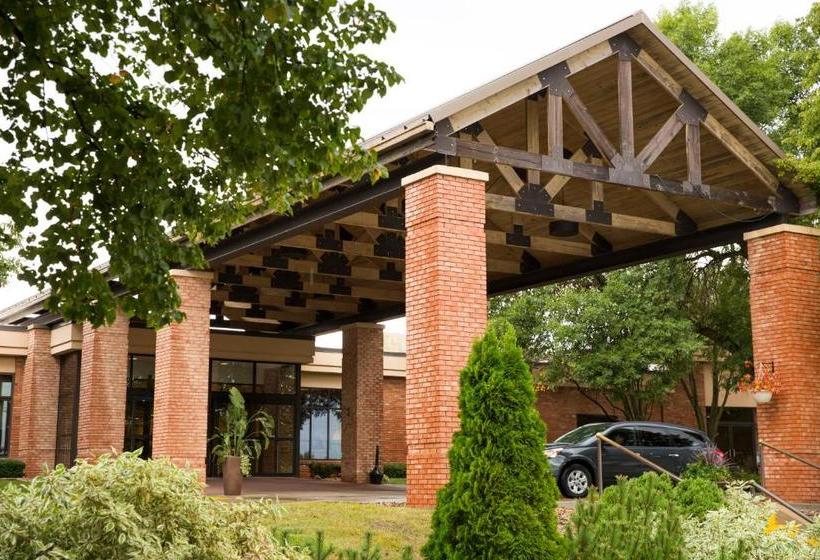 Lake Okoboji Resort And Conference Center