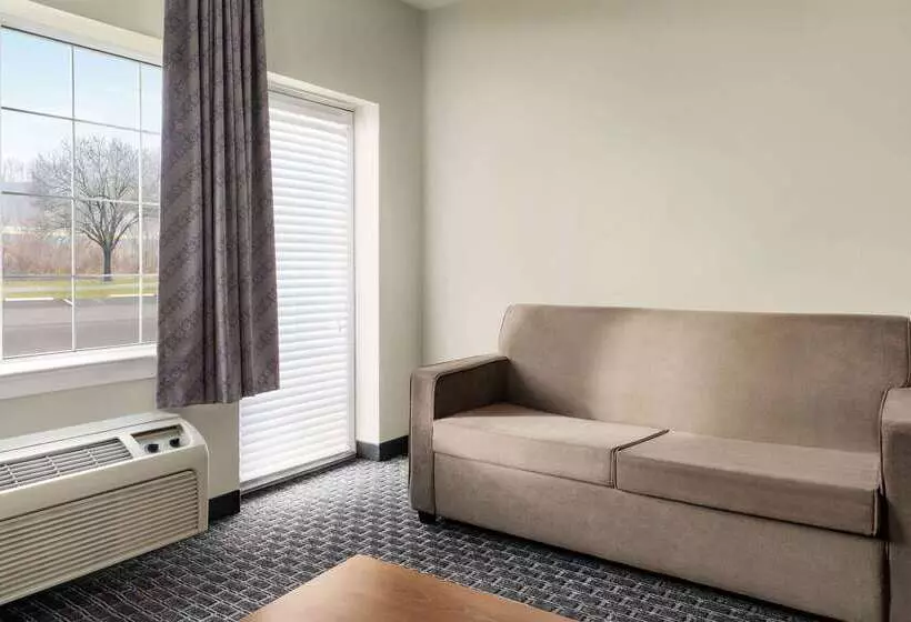 هتل Days Inn & Suites By Wyndham Lancaster Amish Country