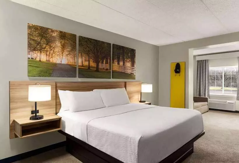 هتل Days Inn & Suites By Wyndham Lancaster Amish Country