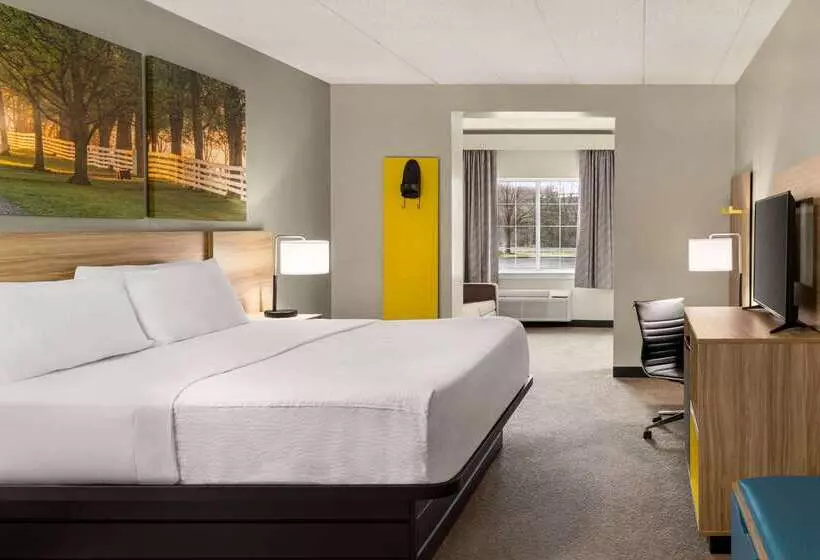 هتل Days Inn & Suites By Wyndham Lancaster Amish Country