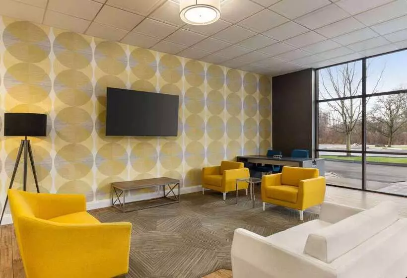 هتل Days Inn & Suites By Wyndham Lancaster Amish Country