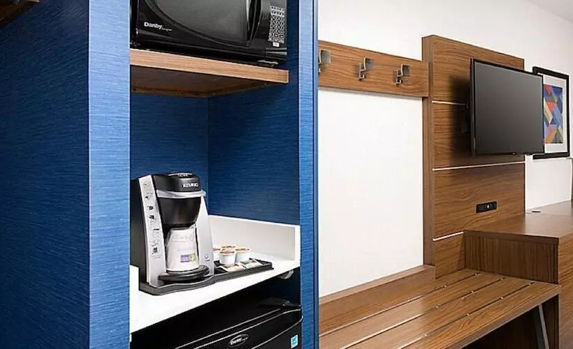 Отель Holiday Inn Express Chesapeake Norfolk, An Ihg