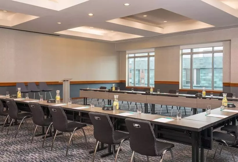 Отель Le Méridien Boston Cambridge