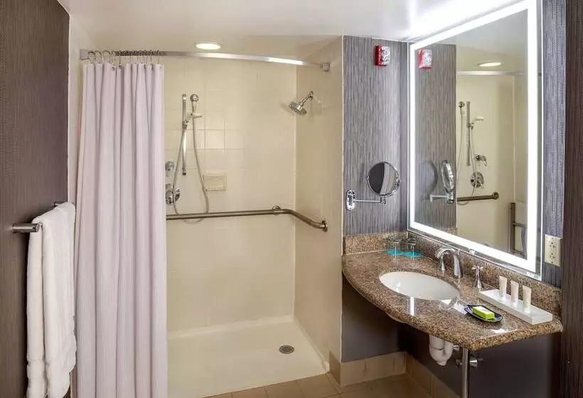 Отель Le Méridien Boston Cambridge