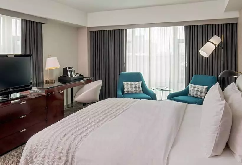 Отель Le Méridien Boston Cambridge