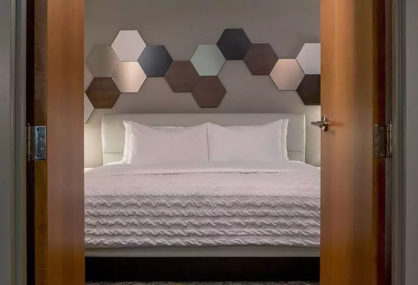 Отель Le Méridien Boston Cambridge