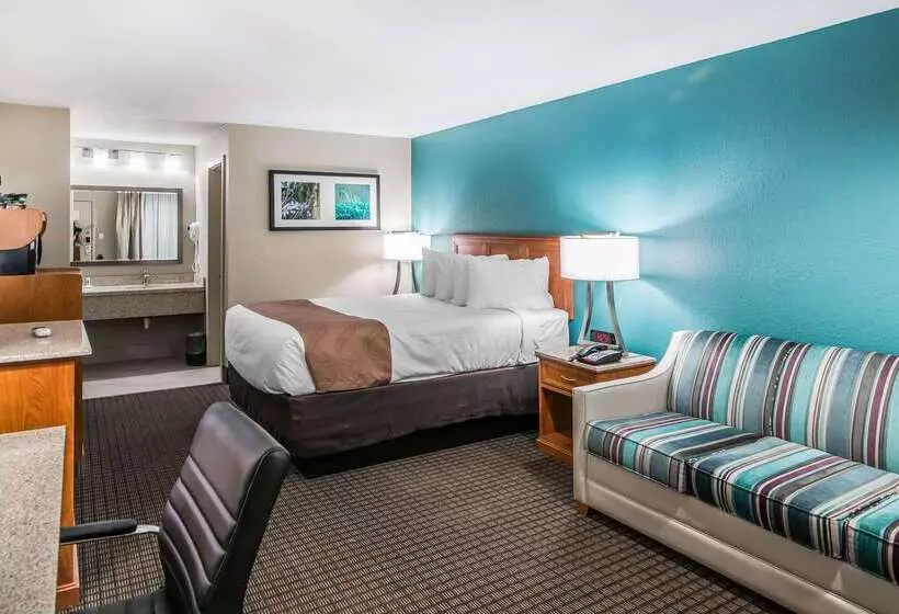 هتل Quality Inn & Suites Near White Sands National Park