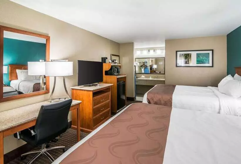 هتل Quality Inn & Suites Near White Sands National Park