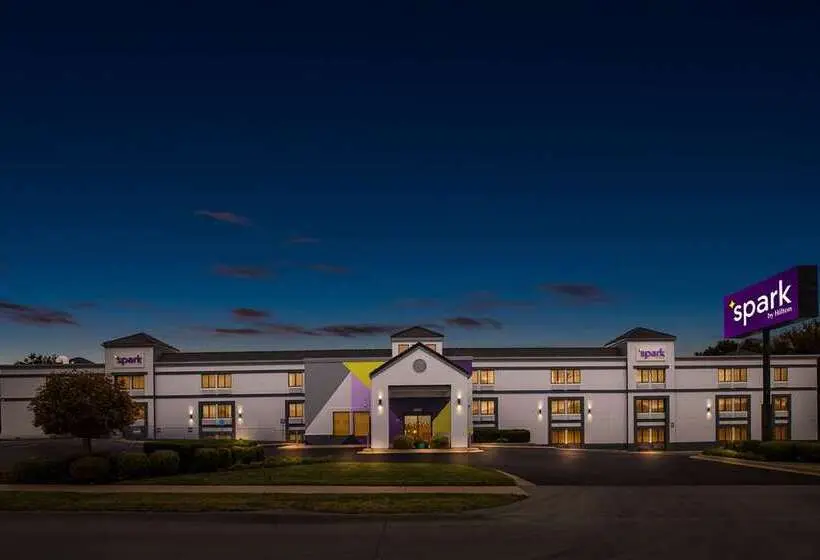 هتل Spark By Hilton Wichita East