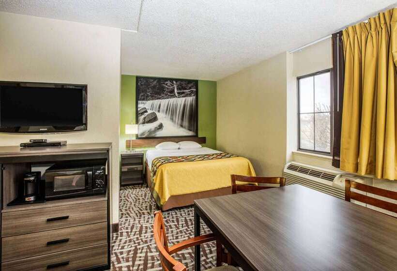 هتل Spark By Hilton Wichita East