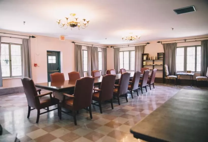 فندق The Lodge At Wakulla Springs