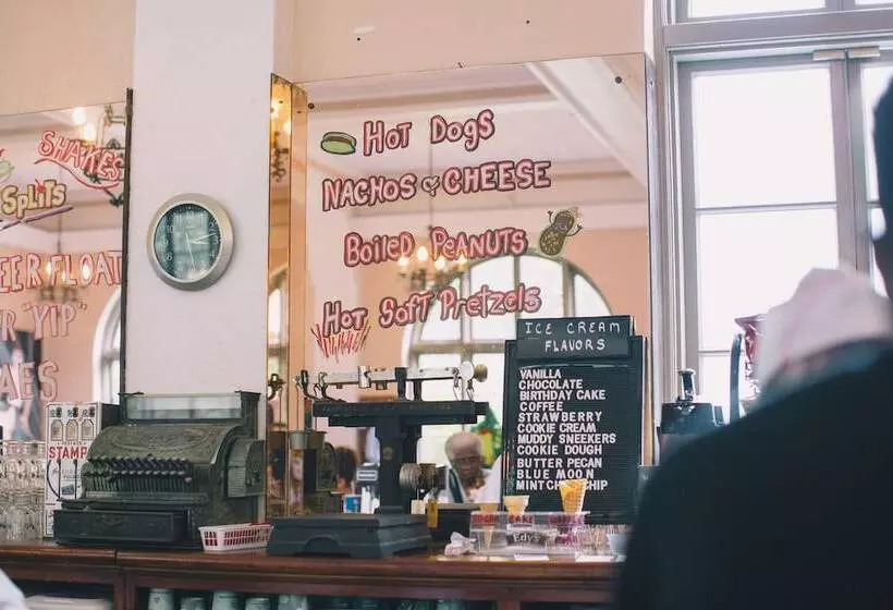 فندق The Lodge At Wakulla Springs