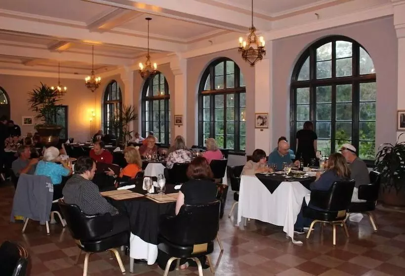 فندق The Lodge At Wakulla Springs