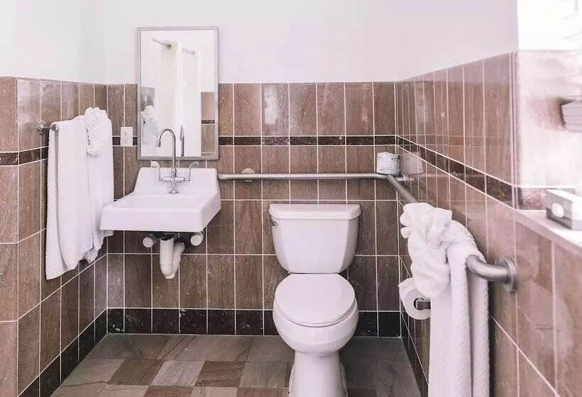 فندق The Lodge At Wakulla Springs