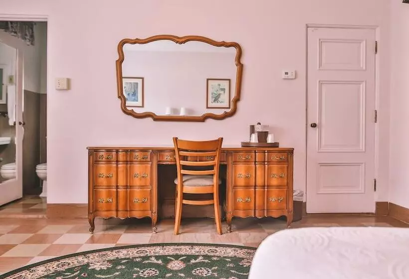 فندق The Lodge At Wakulla Springs