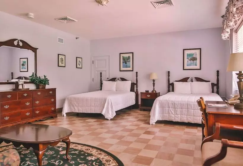 فندق The Lodge At Wakulla Springs