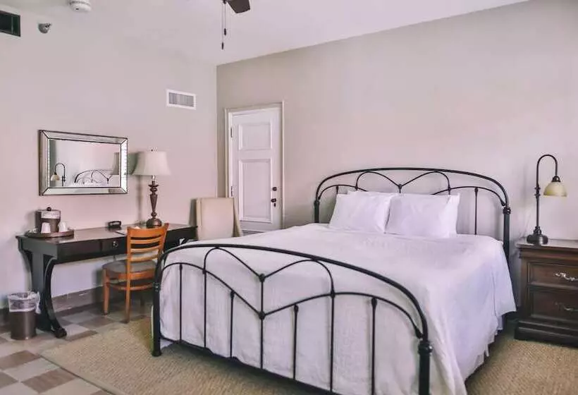 فندق The Lodge At Wakulla Springs