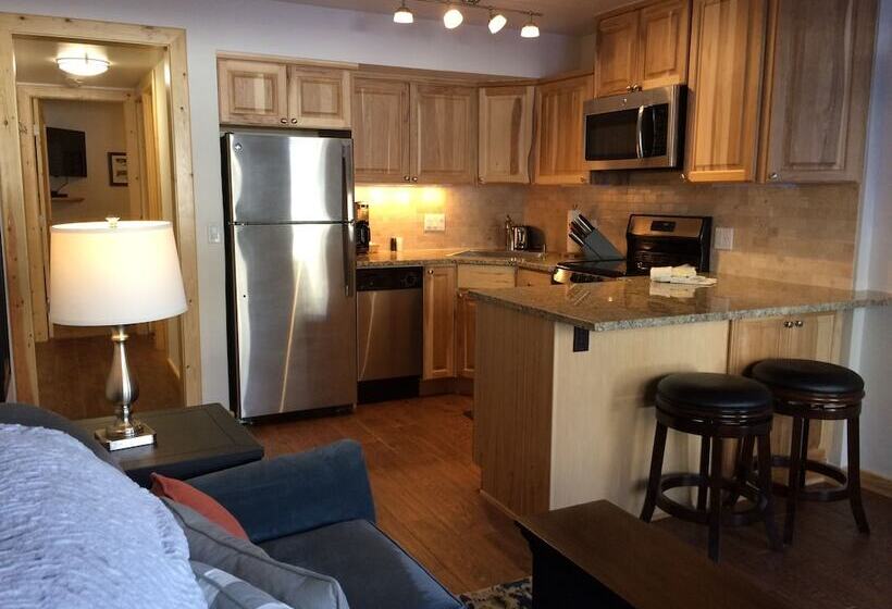 هتل Vail Racquet Club Mountain Resort