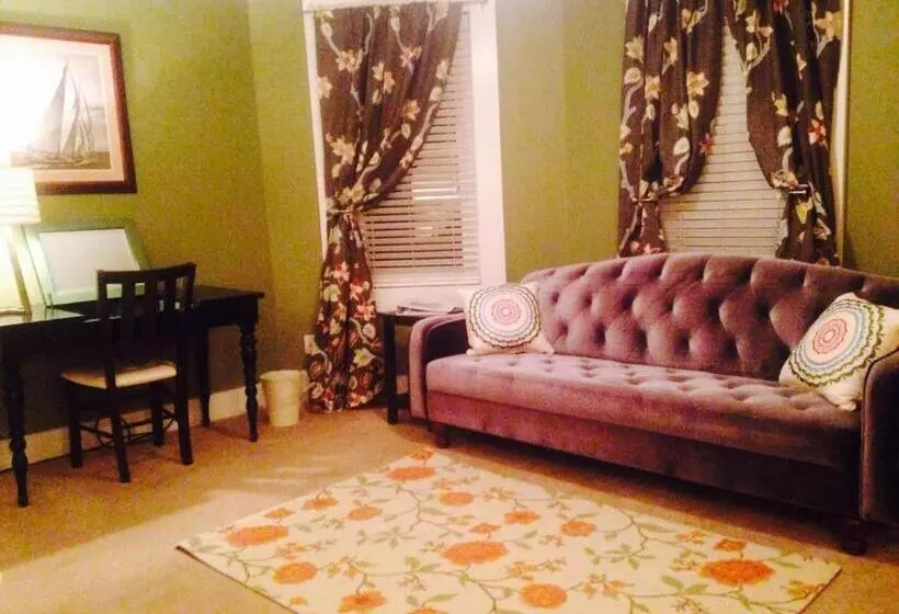 Отель Vandiver Inn