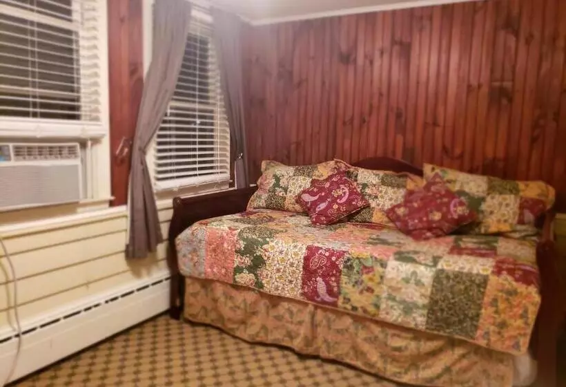 Отель Vandiver Inn