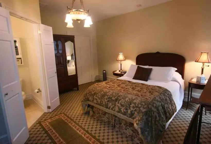 Отель Vandiver Inn