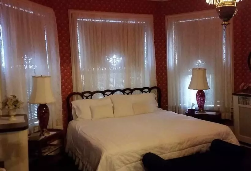 בית מלון כפרי Victorian Inn B&b