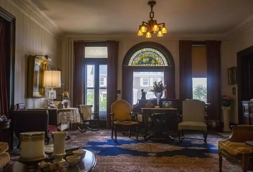 בית מלון כפרי Victorian Inn B&b