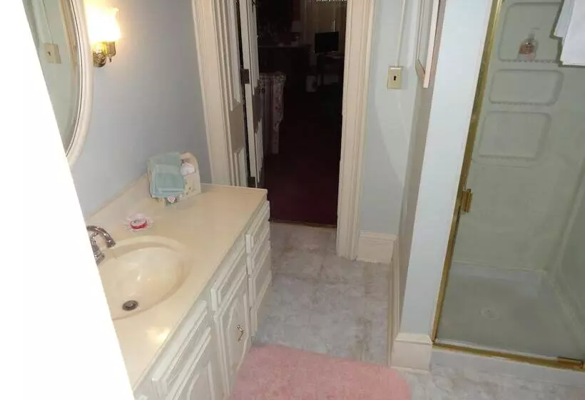 בית מלון כפרי Victorian Inn B&b