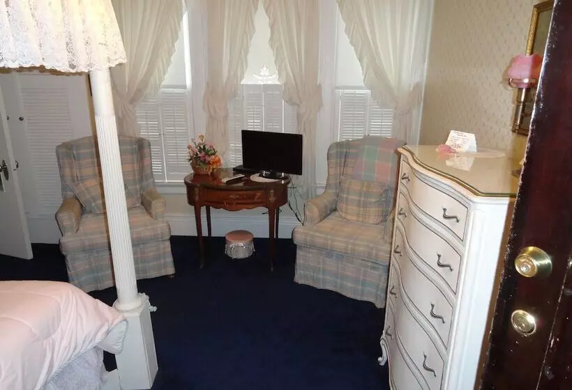 בית מלון כפרי Victorian Inn B&b