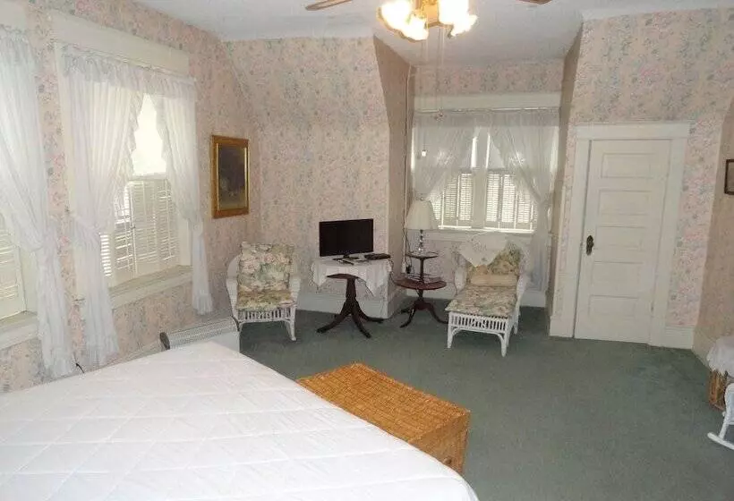 בית מלון כפרי Victorian Inn B&b