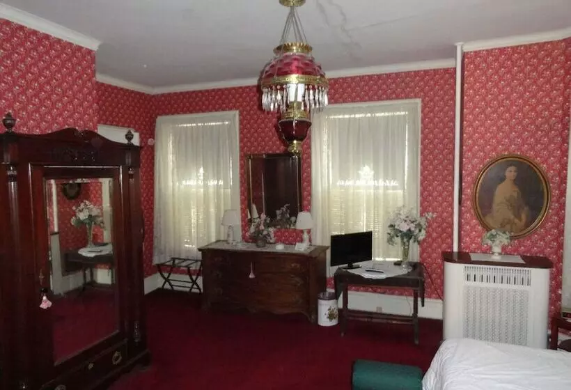 בית מלון כפרי Victorian Inn B&b