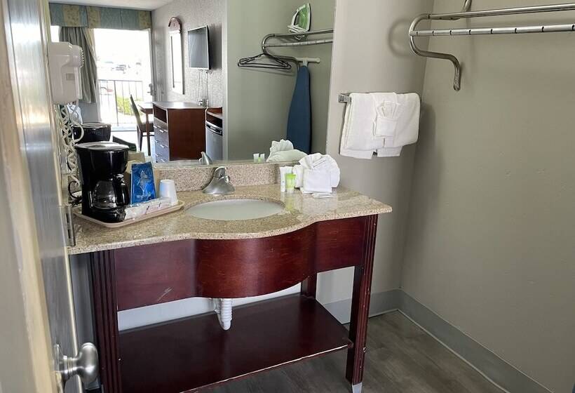 هتل Village Inn Destin