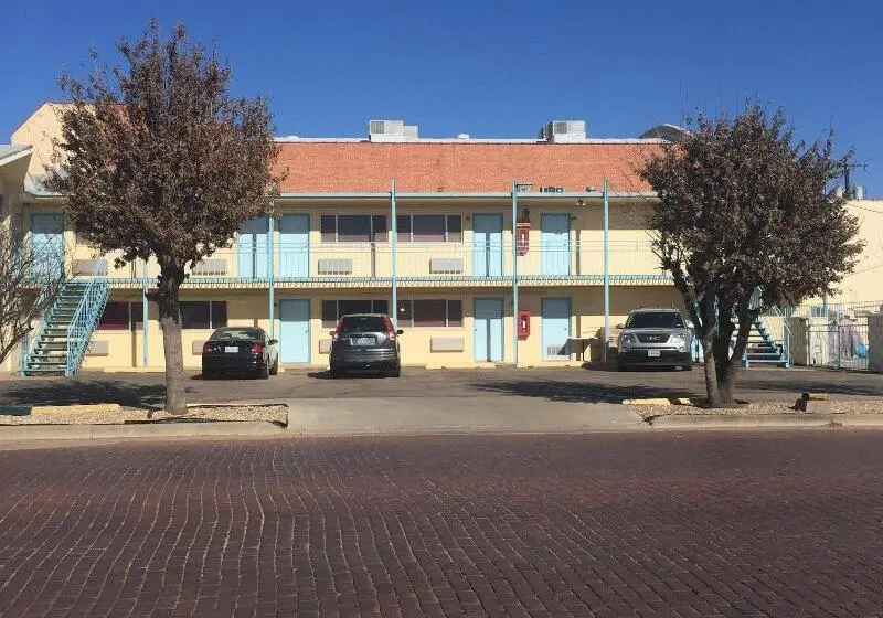 ホテル Warrick Plaza Inn