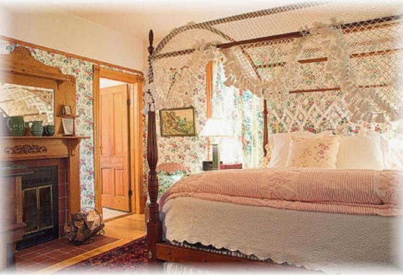 Отель White Lace Inn