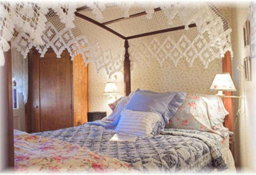 Отель White Lace Inn