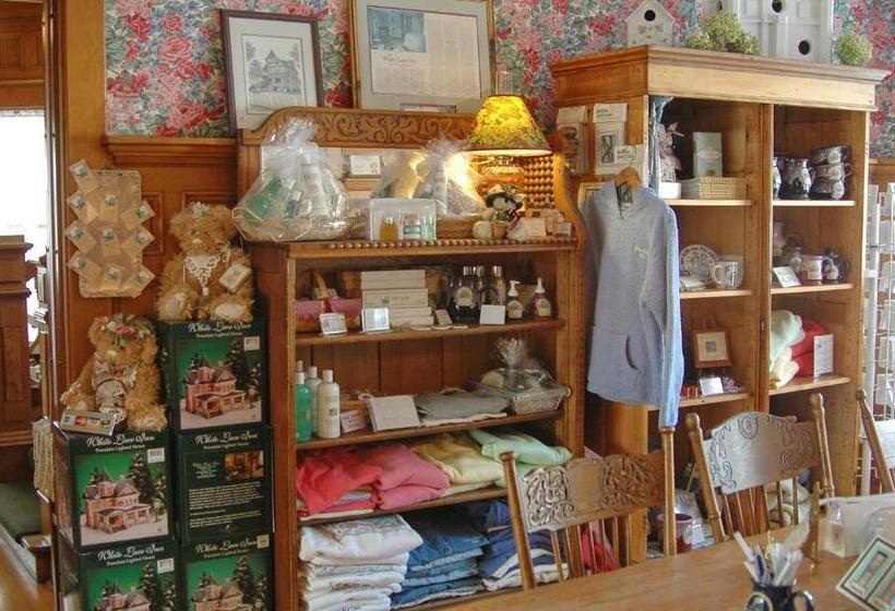 Отель White Lace Inn